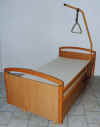 łóżko "GAMA-A" ( z materacem i wysięgnikiem)